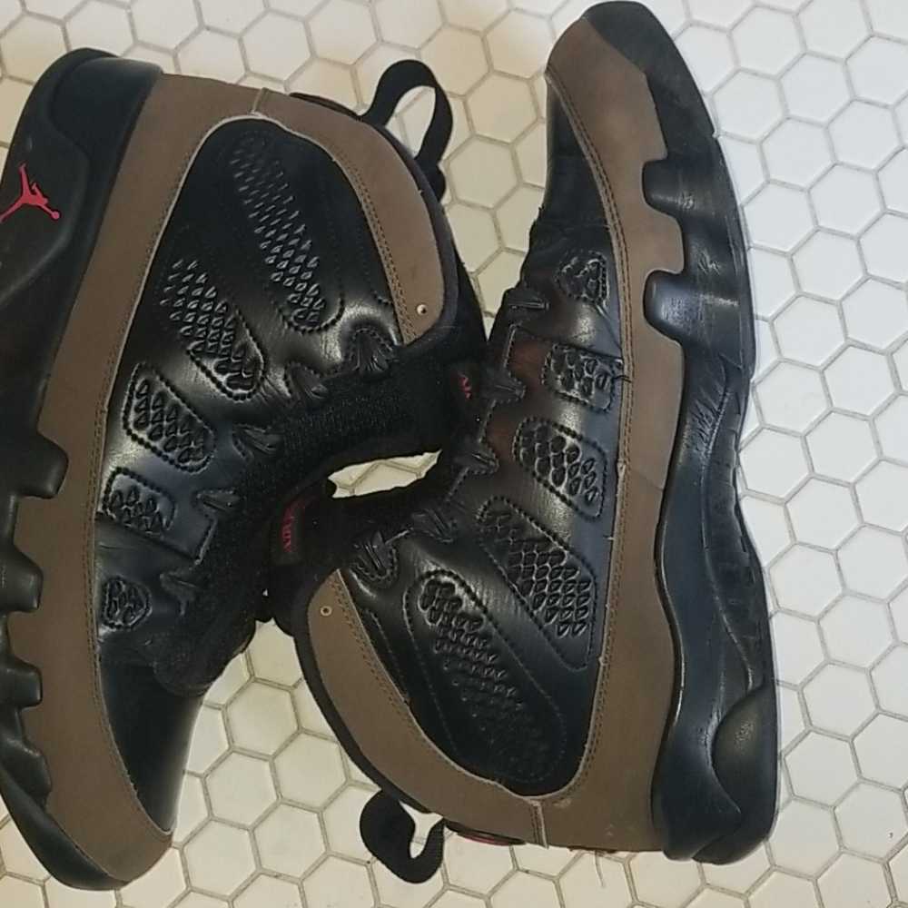Air Jordan olive 9